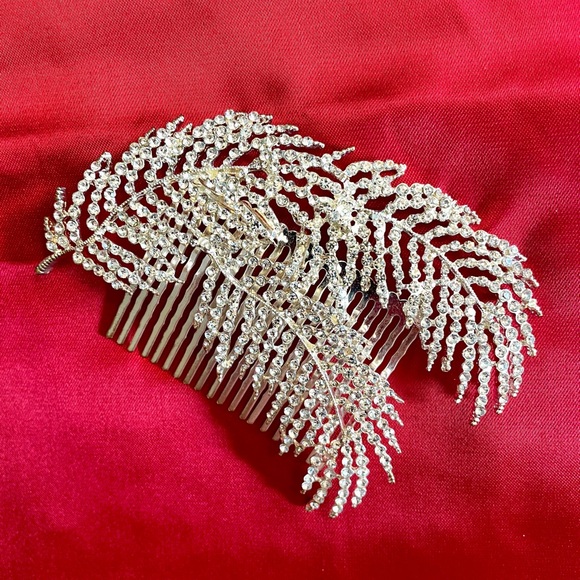 Luxurious Rhinestone Hair Comb - Picture 4 of 5